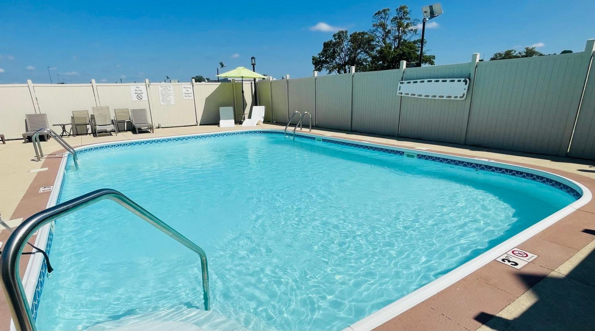 Clarion Inn & Suites Evansville Luaran gambar